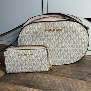 Michael Kors Purse/Wallet Set